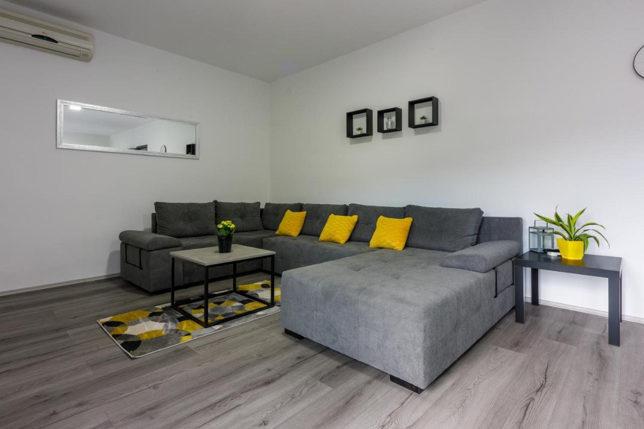 Holiday House Dino Bribir  Buitenkant foto
